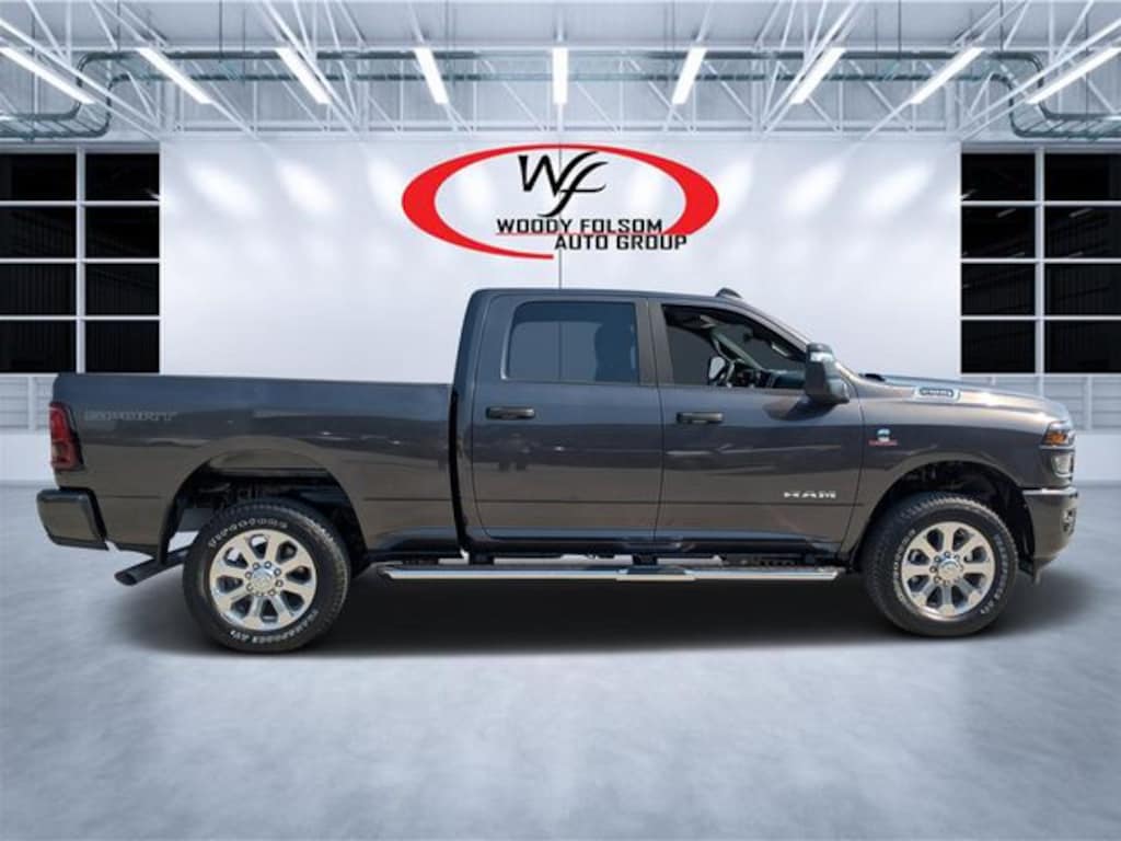 New 2026 Ram 2500 BIG HORN CREW CAB 4X4 6'4 BOX Pickup