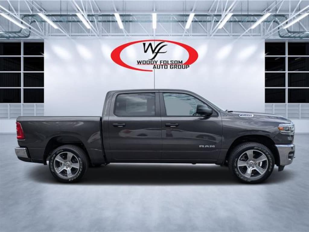 New 2026 Ram 1500 TRADESMAN CREW CAB 4X4 5'7 BOX Pickup