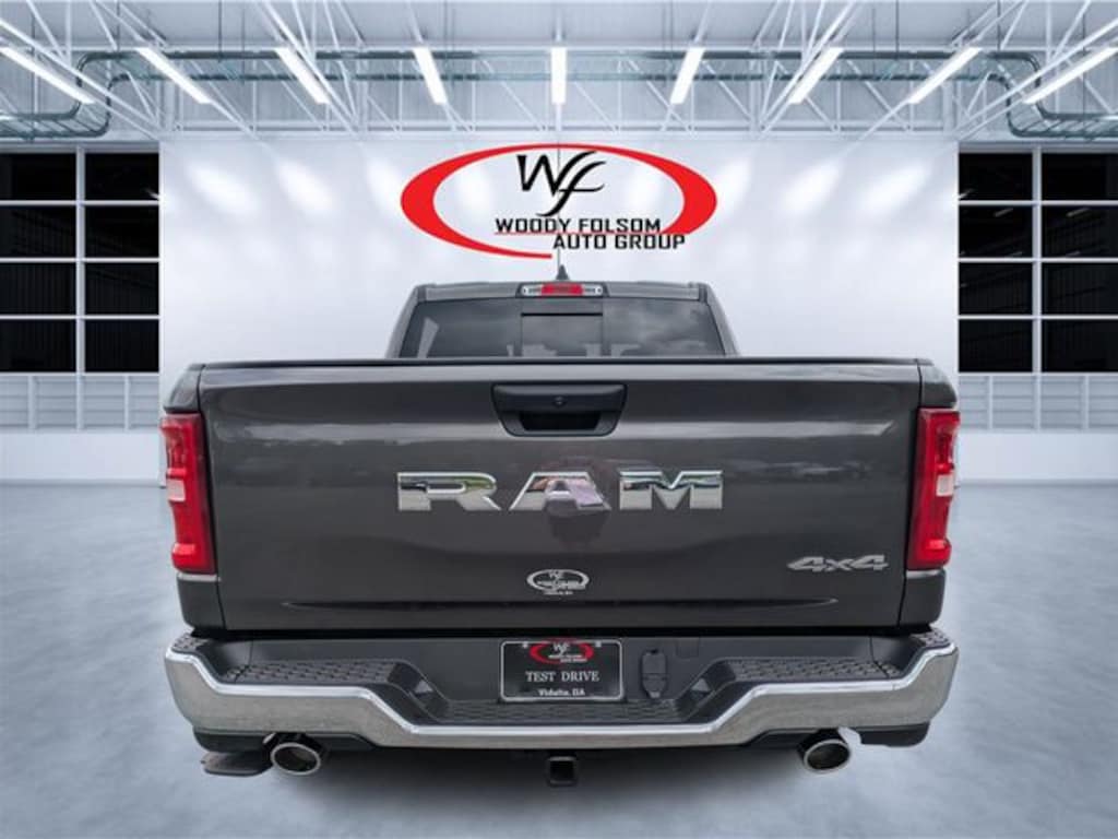 New 2026 Ram 1500 TRADESMAN CREW CAB 4X4 5'7 BOX Pickup