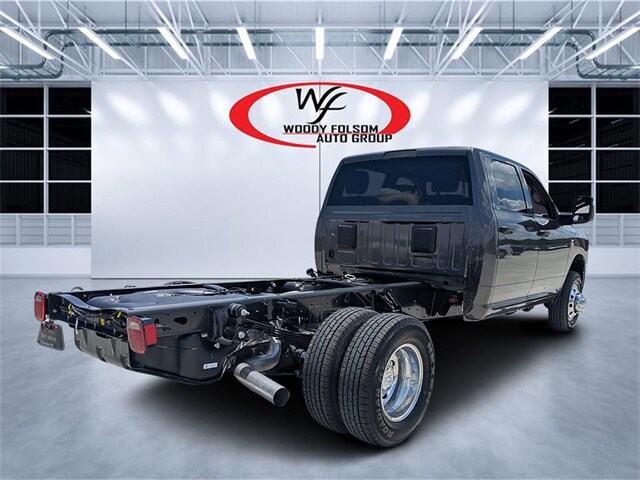 2025 Ram 3500 Tradesman photo 2