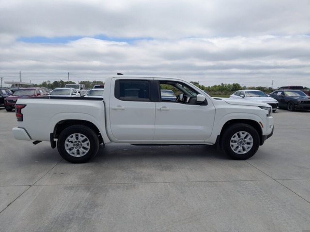 Used 2024 Nissan Frontier SV Truck Crew Cab