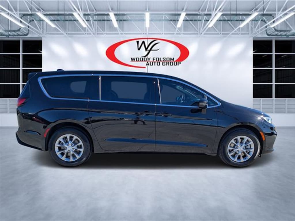 New 2026 Chrysler Pacifica SELECT AWD Passenger Van