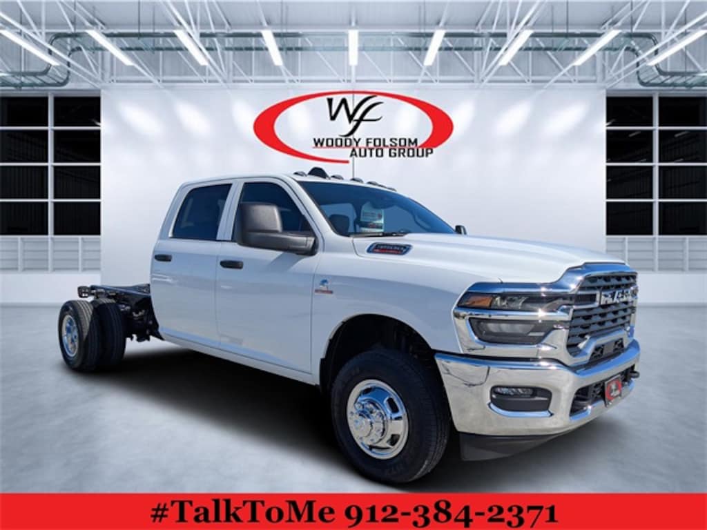 New 2026 Ram 3500 Chassis Cab 3500 TRADESMAN CREW CAB CHASSIS 4X4 60' CA Pickup