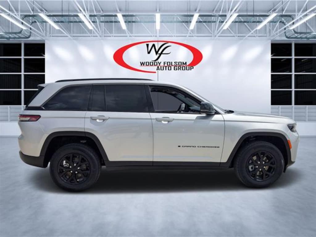 New 2026 Jeep Grand Cherokee LAREDO ALTITUDE 4X2 Sport Utility