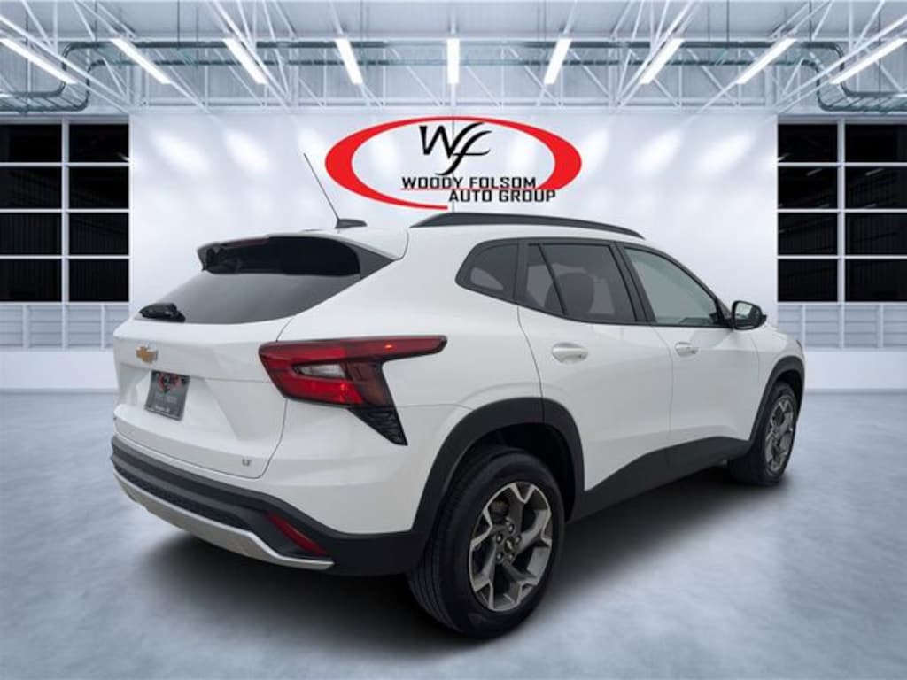 Used 2025 Chevrolet Trax LT SUV