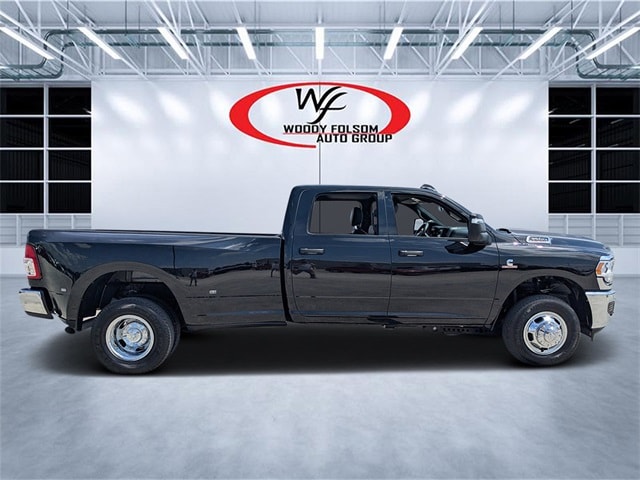 2024 Ram 3500 Tradesman photo 2