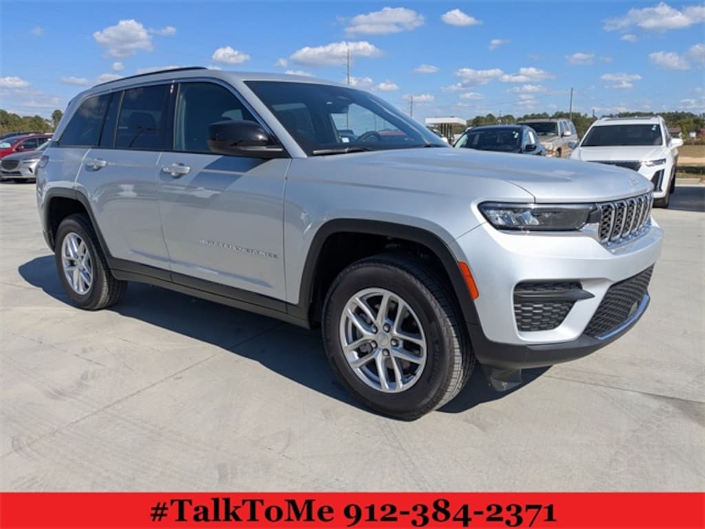 New 2025 Jeep Grand Cherokee LAREDO X 4X2 Sport Utility