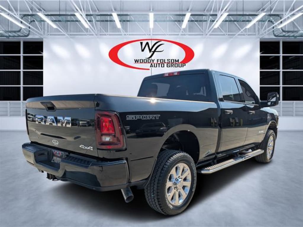 New 2026 Ram 2500 BIG HORN CREW CAB 4X4 6'4 BOX Pickup