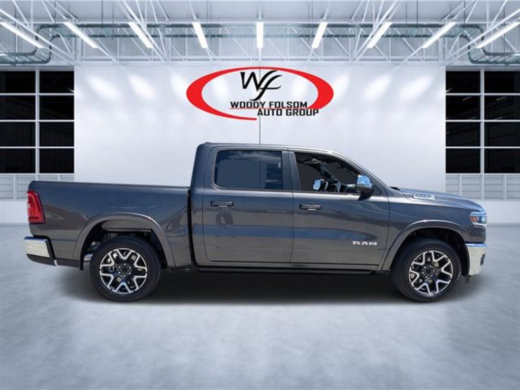 New 2026 Ram 1500 LARAMIE CREW CAB 4X4 5'7 BOX Pickup