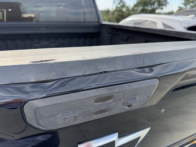 2022 Chevrolet Silverado 1500 RST photo 2
