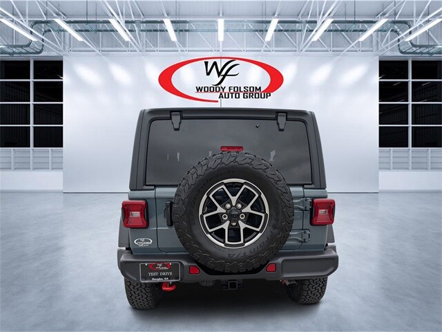 2025 Jeep Wrangler Two-Door Rubicon photo 2
