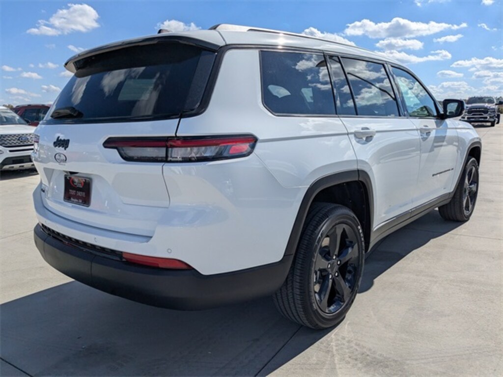 New 2025 Jeep Grand Cherokee L ALTITUDE X 4X4 Sport Utility