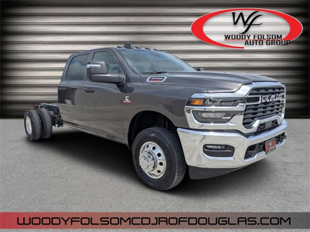 New 2025 Ram 3500 Chassis Cab 3500 TRADESMAN CREW CAB CHASSIS 4X4 60' CA Pickup