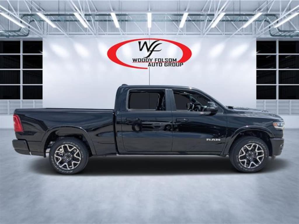 New 2026 Ram 1500 LARAMIE CREW CAB 4X4 6'4 BOX Pickup