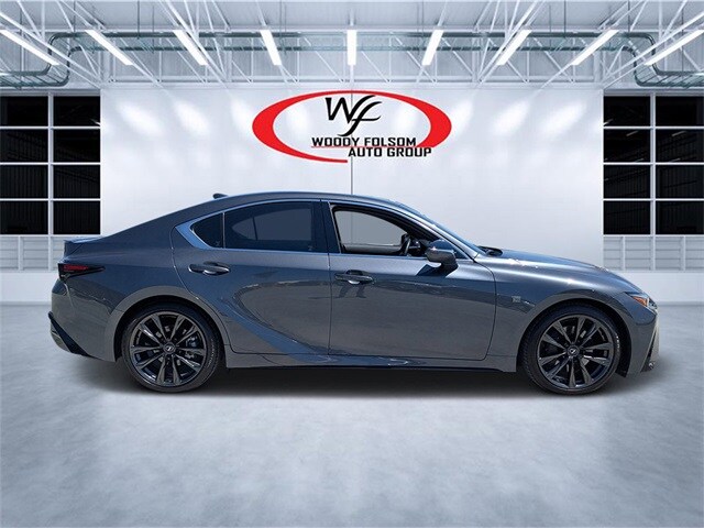 2025 Lexus IS 350 F SPORT photo 2