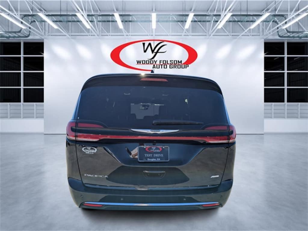 New 2026 Chrysler Pacifica SELECT AWD Passenger Van