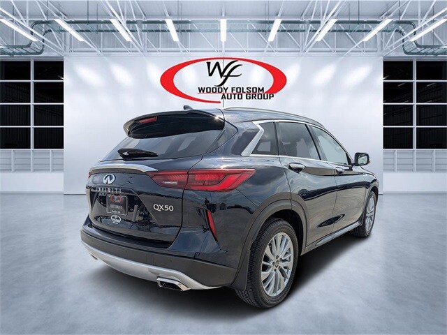 2024 Infiniti QX50 Luxe photo 2