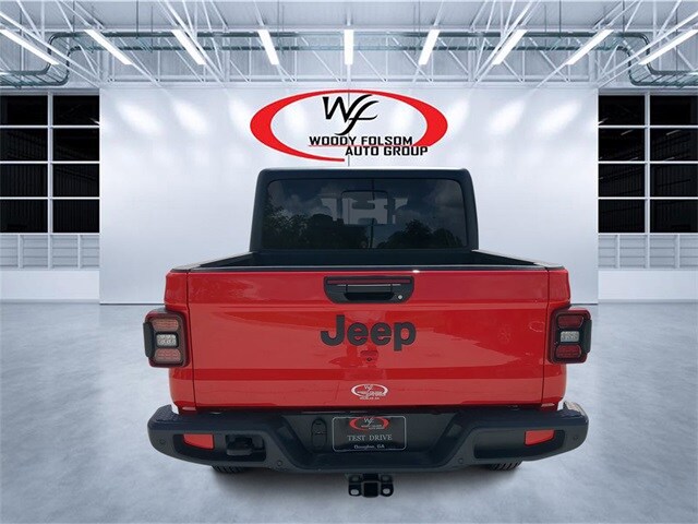 2024 Jeep Gladiator Sport S photo 2