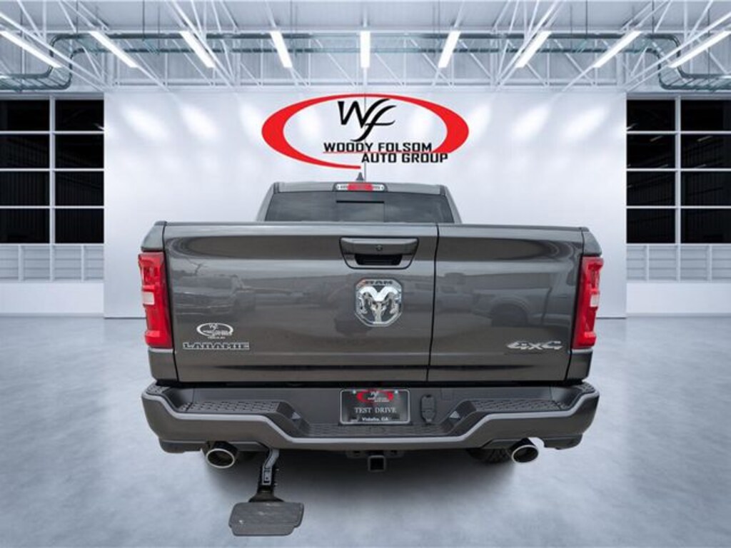 New 2026 Ram 1500 LARAMIE CREW CAB 4X4 5'7 BOX Pickup