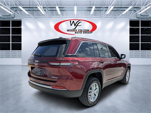 2025 Jeep Grand Cherokee Laredo photo 3