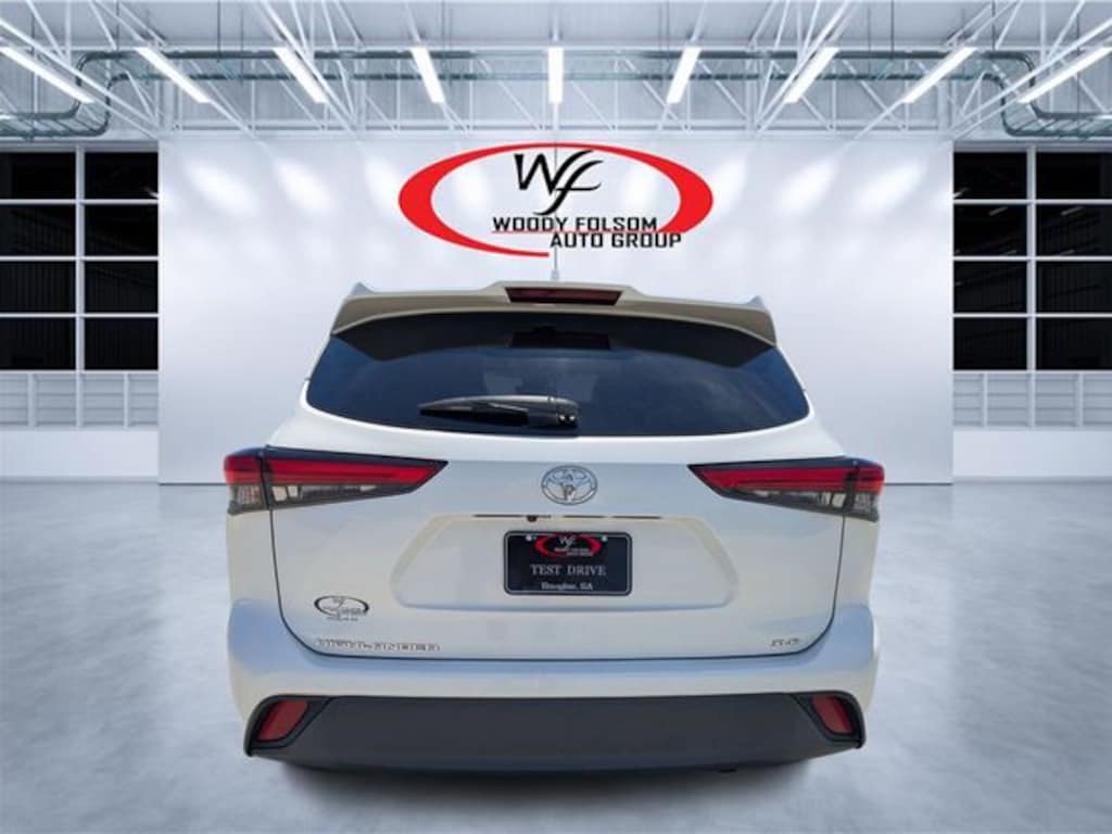 Used 2021 Toyota Highlander XLE SUV