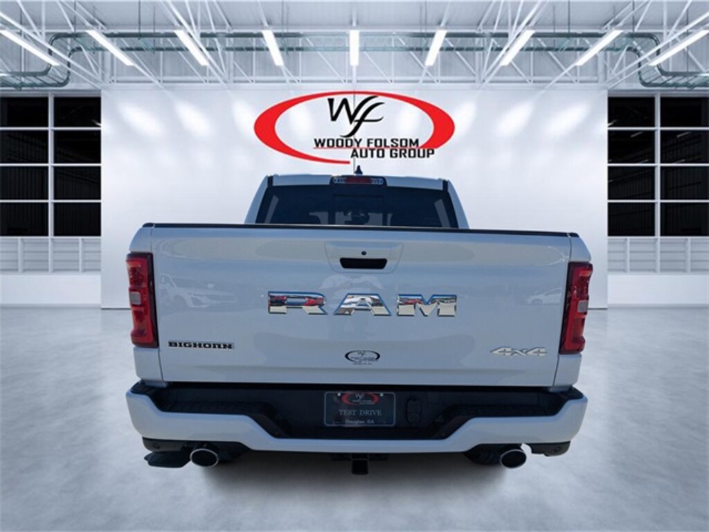 New 2026 Ram 1500 BIG HORN CREW CAB 4X4 5'7 BOX Pickup