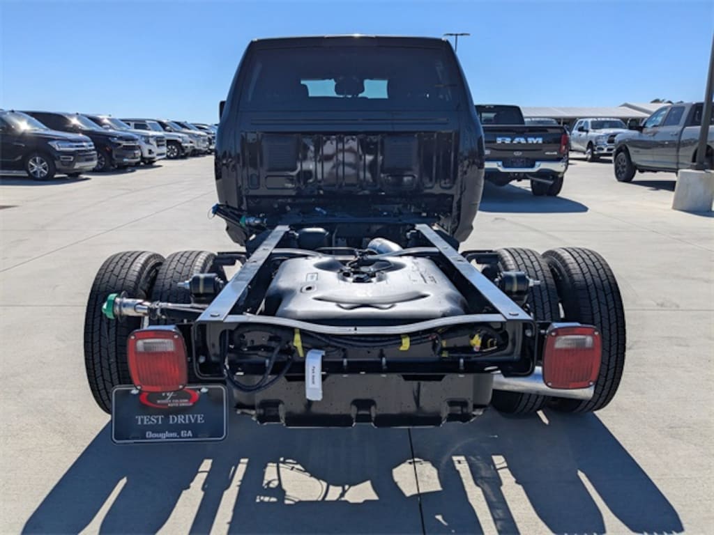 New 2026 Ram 3500 Chassis Cab 3500 TRADESMAN CREW CAB CHASSIS 4X4 60' CA Pickup