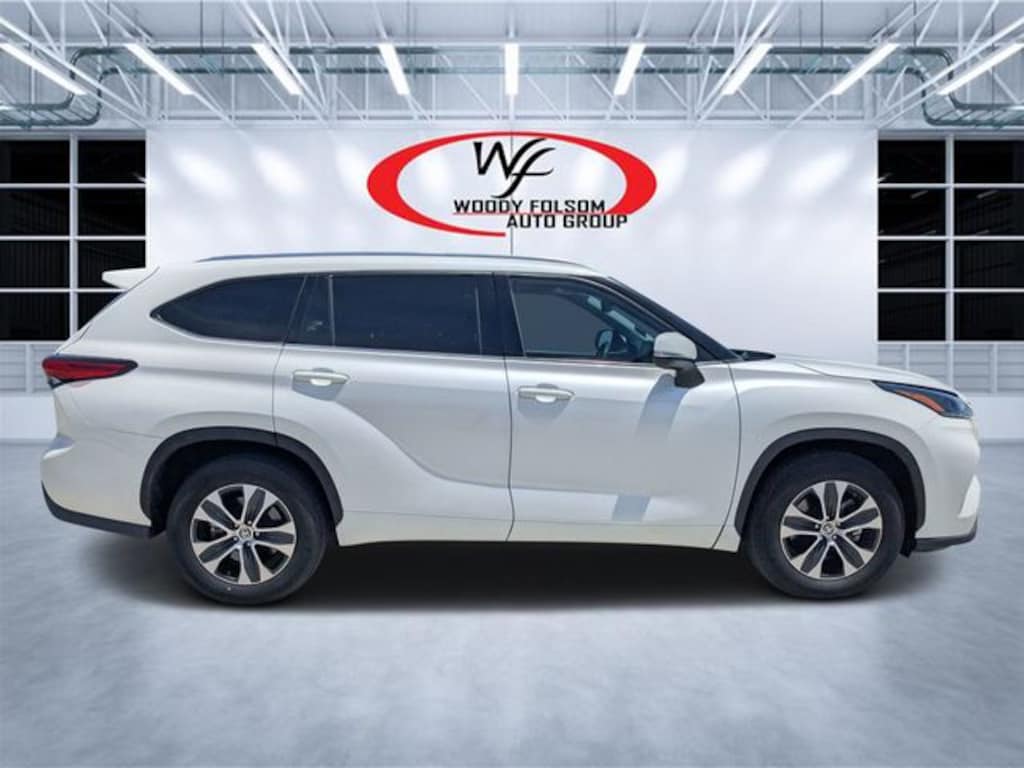 Used 2021 Toyota Highlander XLE SUV