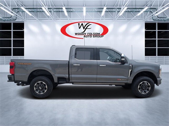 2024 Ford F-350 Platinum photo 2