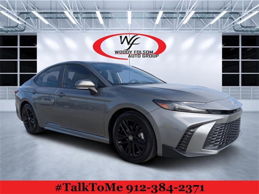 Used 2025 Toyota Camry SE Sedan