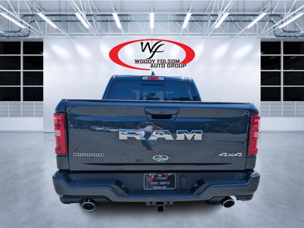 New 2026 Ram 1500 BIG HORN CREW CAB 4X4 5'7 BOX Pickup