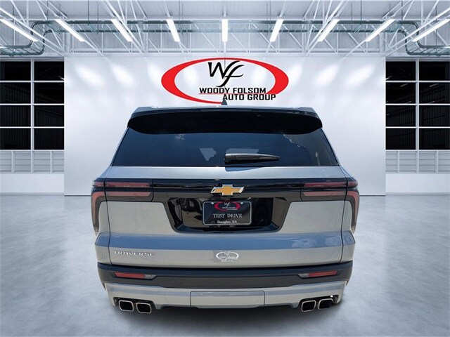 2025 Chevrolet Traverse photo 4