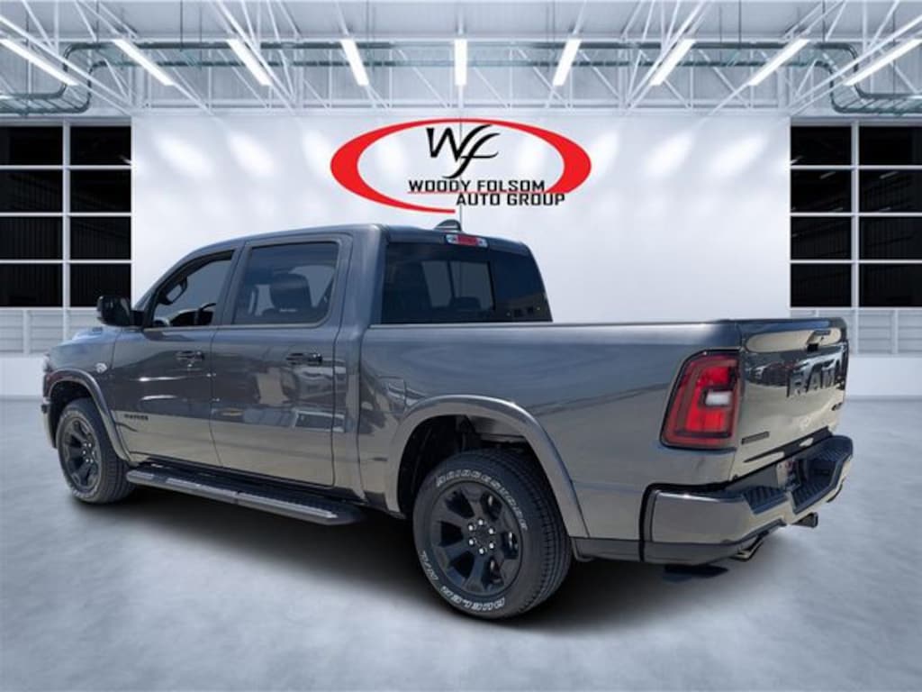 New 2026 Ram 1500 BIG HORN CREW CAB 4X4 5'7 BOX Pickup