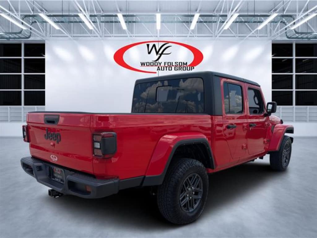 Used 2024 Jeep Gladiator Sport Truck Crew Cab