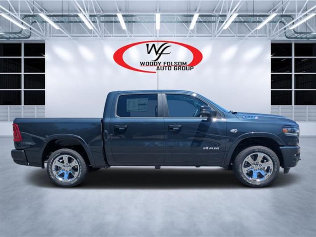 New 2026 Ram 1500 BIG HORN CREW CAB 4X4 5'7 BOX Pickup