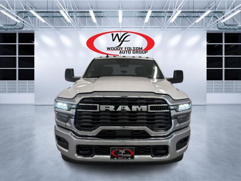 New 2026 Ram 3500 TRADESMAN CREW CAB 4X4 8' BOX Pickup