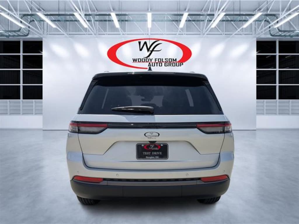 New 2026 Jeep Grand Cherokee LAREDO ALTITUDE 4X2 Sport Utility