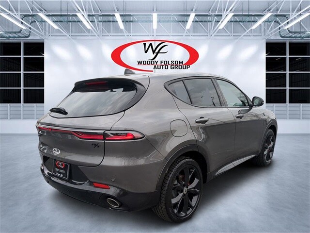 2024 Dodge Hornet R/T photo 2