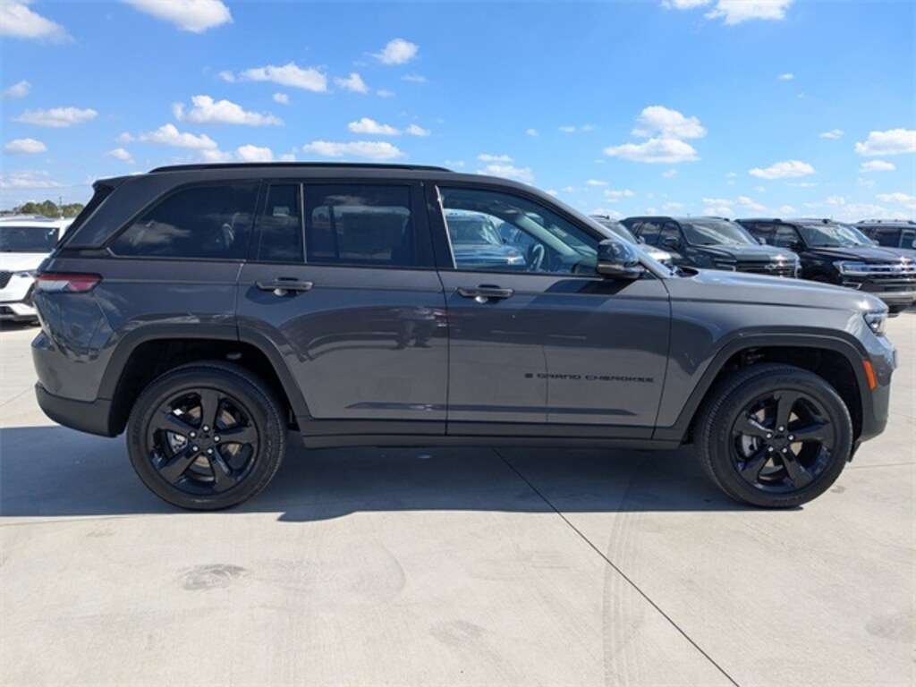 New 2025 Jeep Grand Cherokee ALTITUDE X 4X4 Sport Utility