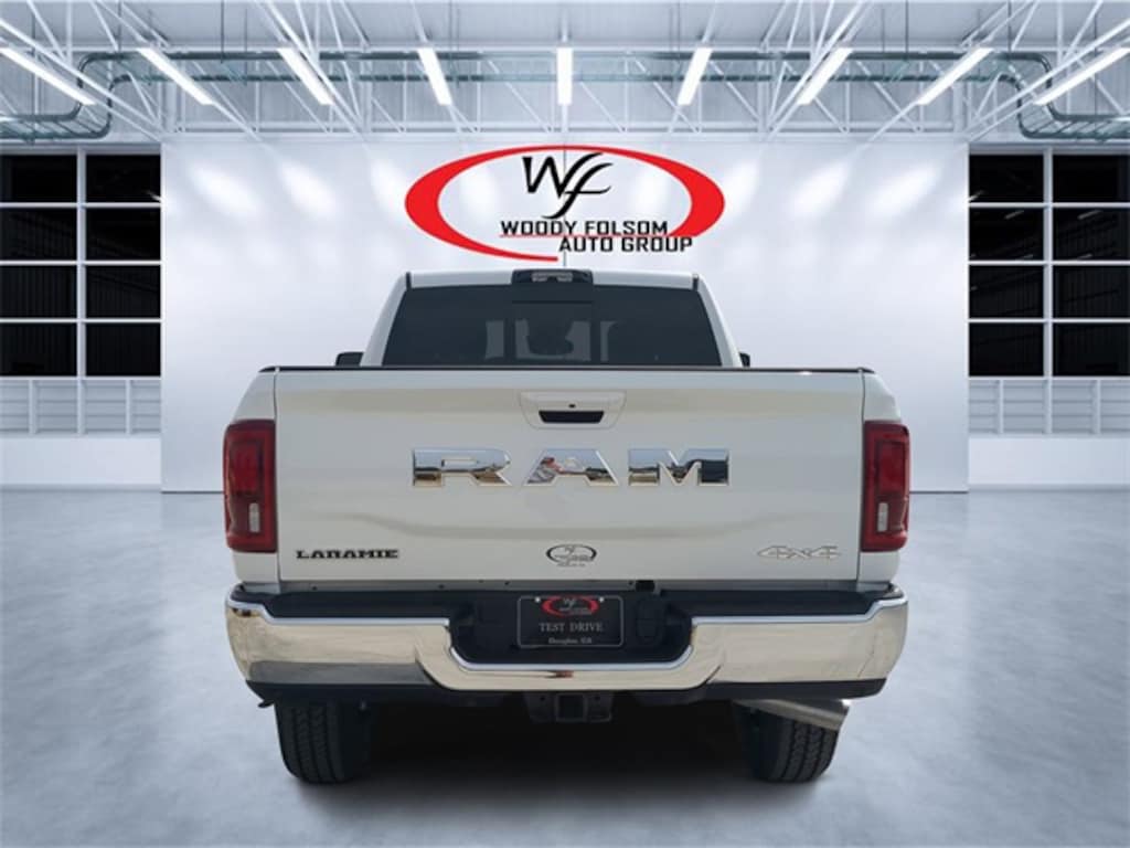 New 2025 Ram 2500 LARAMIE CREW CAB 4X4 6'4 BOX Pickup
