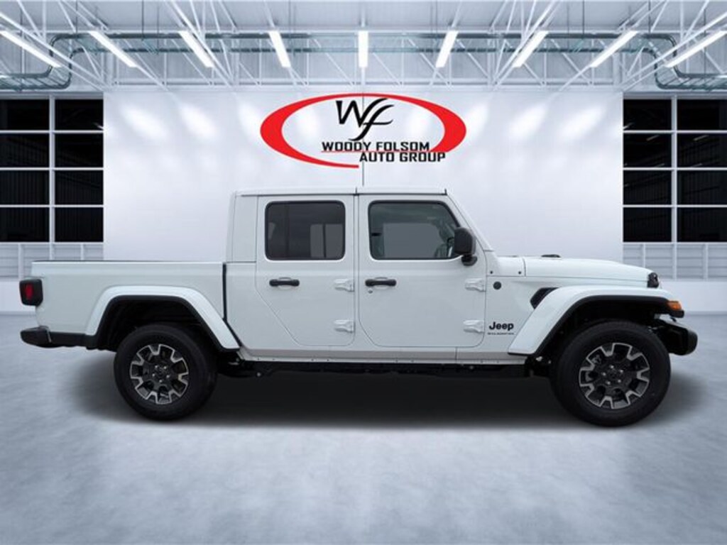 New 2026 Jeep Gladiator SAHARA 4X4 Pickup