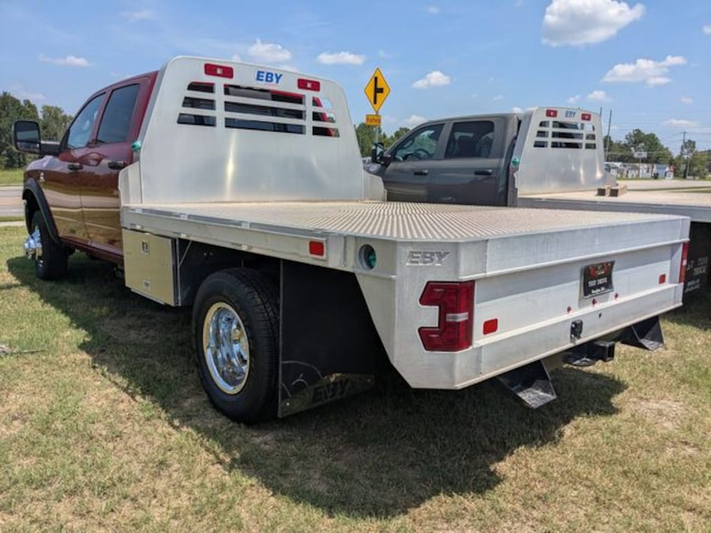 New 2026 Ram 3500 Chassis Cab TRADESMAN CREW 4X4 60' CA Pickup
