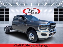 2025 Ram 3500 Chassis Cab 3500 TRADESMAN CREW CAB CHASSIS 4X4 60' CA Pickup