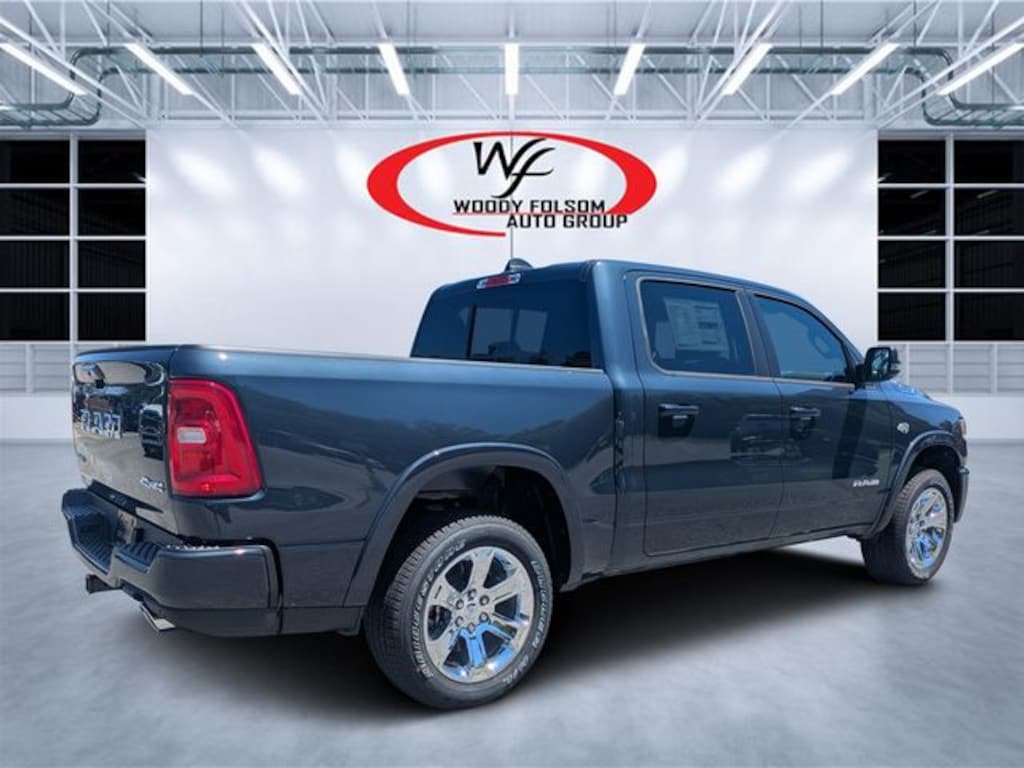 New 2026 Ram 1500 BIG HORN CREW CAB 4X4 5'7 BOX Pickup