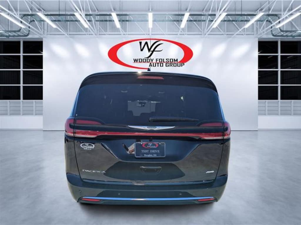 New 2026 Chrysler Pacifica SELECT AWD Passenger Van
