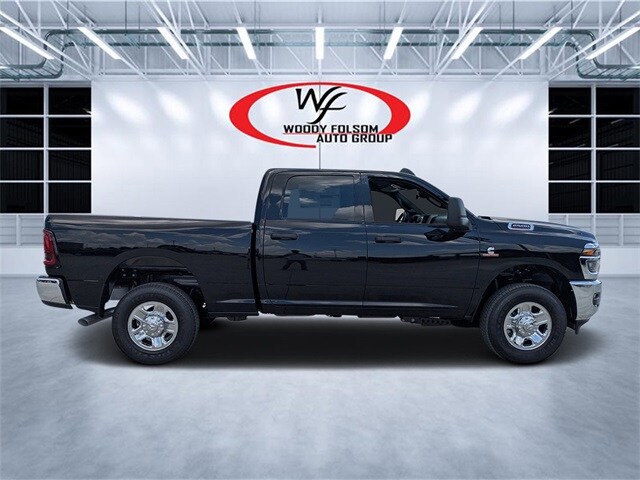 2025 Ram 2500 Tradesman photo 2