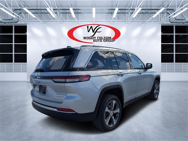 2025 Jeep Grand Cherokee Limited photo 3