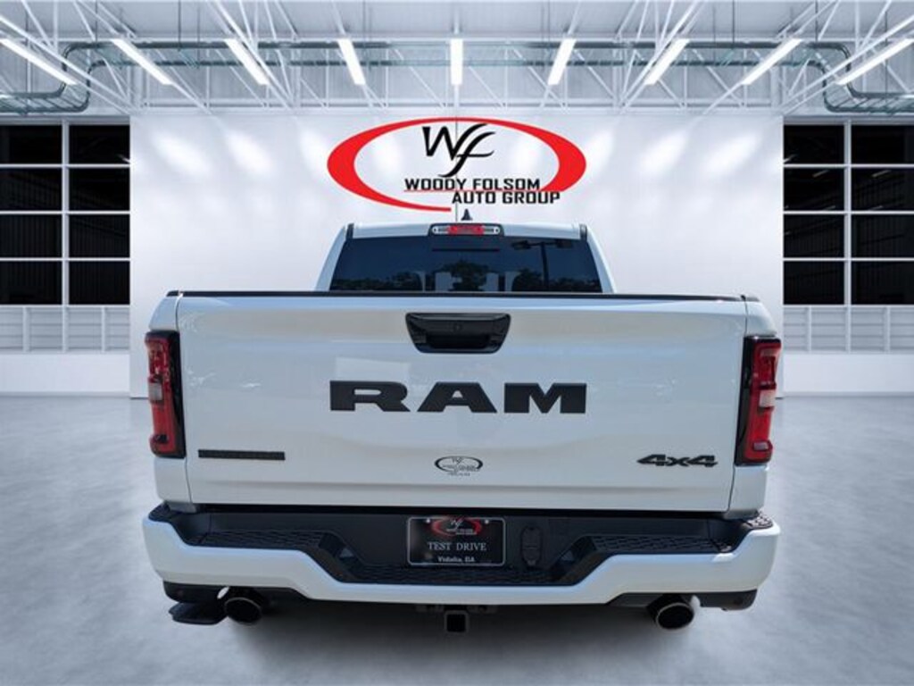 New 2026 Ram 1500 BIG HORN CREW CAB 4X4 5'7 BOX Pickup