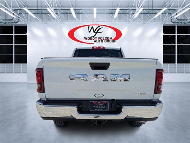 2025 Ram 2500 Tradesman photo 4