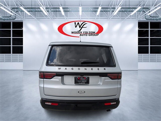 2025 Jeep Wagoneer Carbide Series II photo 4